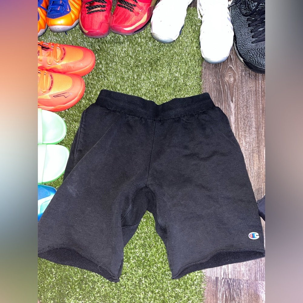 Men’s champion shorts size M